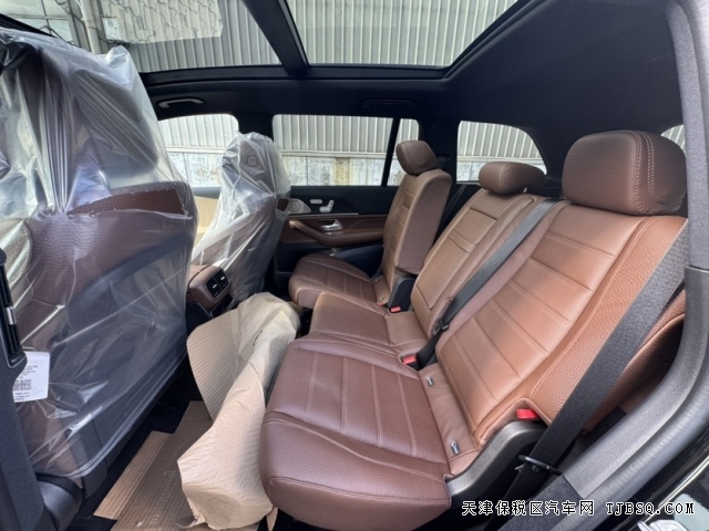奔驰旗舰豪华SUV25款GLS450不减配港口106万现车