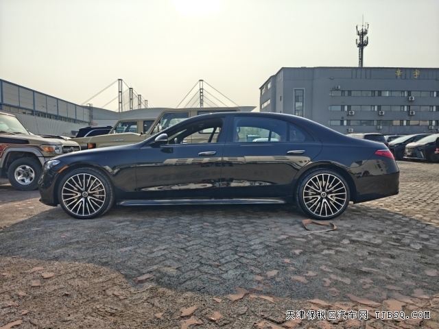 00ceaffecb470da52cdf32ac6b6d8fb9 平行进口25款加版奔驰S580八缸4.0T港口现车166万起
