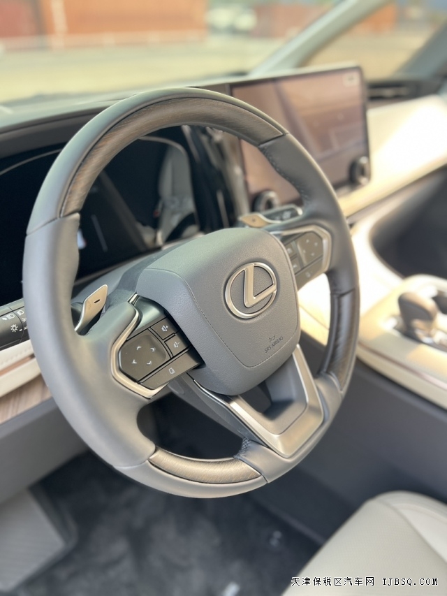 25款雷克萨斯LM500h  2.4T  油电混动六座现车140万