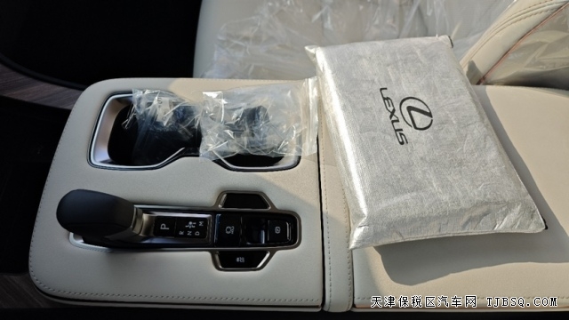 25款雷克萨斯LM500h  2.4T  油电混动六座现车140万