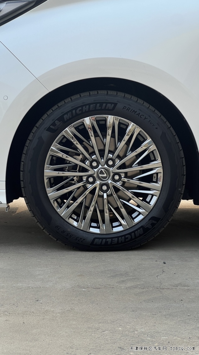 25款雷克萨斯LM500h  2.4T  油电混动六座现车140万