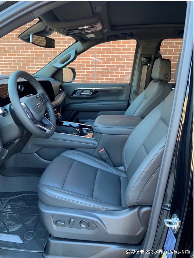美系大块头25款萨博版Suburban3.0T柴油四驱港口开售