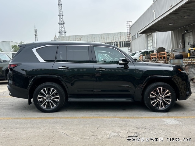 25款雷克萨斯LX600港口130万的售价是否有性价比