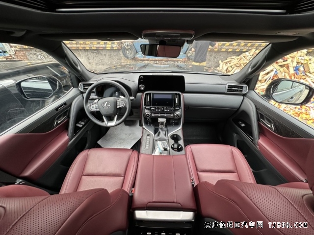 25款雷克萨斯LX600港口130万的售价是否有性价比