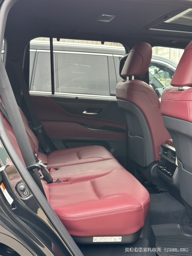 25款雷克萨斯LX600港口130万的售价是否有性价比