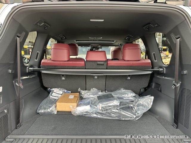 25款雷克萨斯LX600港口130万的售价是否有性价比