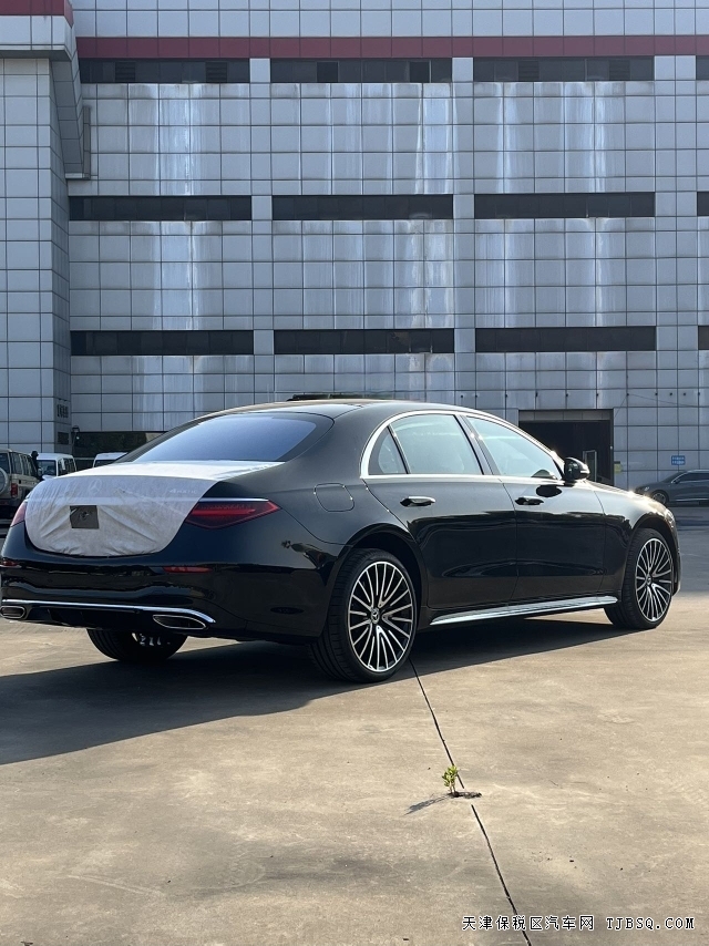 26款加版奔驰S500比迈巴赫还豪华舒适的旗舰轿车