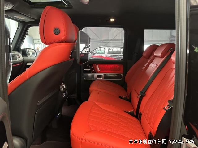 f6cf6868c67a15c014c43ff33f03899f 平行进口25款欧规奔驰G63三碳满配港口惊喜价