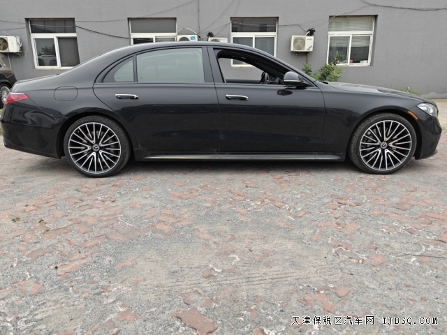 25款加版奔驰S580最新行情4.0T大V8给你澎湃的动力体验