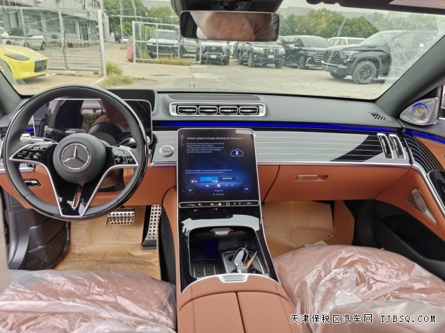 25款加版奔驰S580最新行情4.0T大V8给你澎湃的动力体验