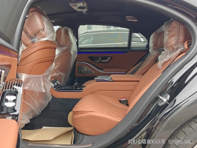 25款加版奔驰S580最新行情4.0T大V8给你澎湃的动力体验