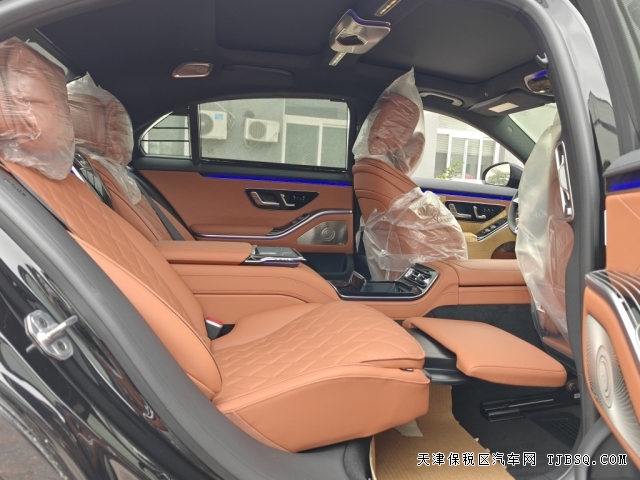 25款加版奔驰S580最新行情4.0T大V8给你澎湃的动力体验
