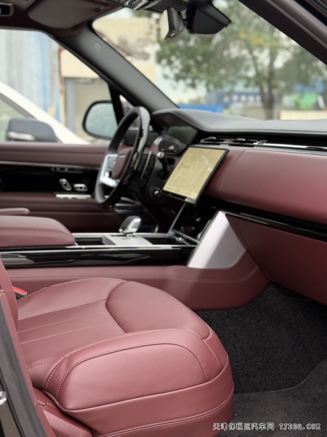 揽胜行政 25款 3.0T D350 柴油 创世加长顶级奢华SUV