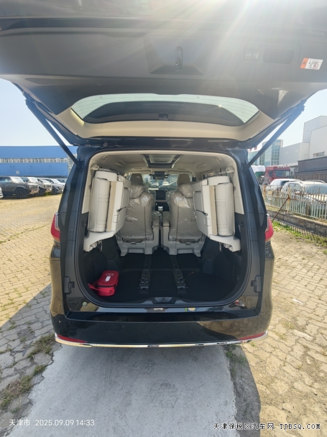 25款雷克萨斯LM500h油电混合2.4T天津港口140万价格可议