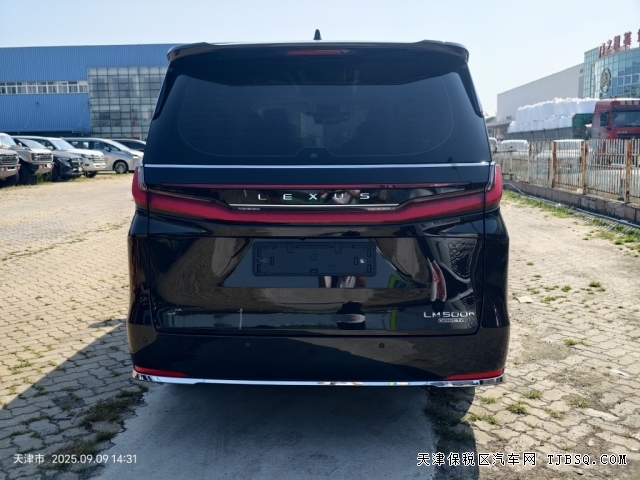 25款雷克萨斯LM500h油电混合2.4T天津港口140万价格可议