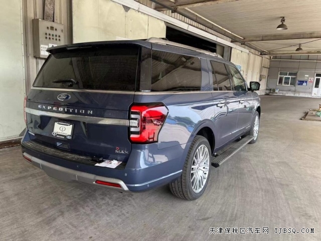 41e7c9c1348e2a78e04a75c636a2c3d9 库存处理22款福特征服者四驱长轴纯正美系风格价格给力