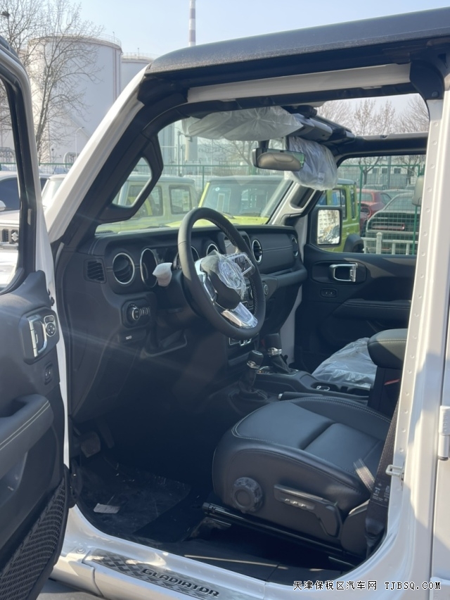 23款JEEP角斗士3.6L皮卡车 旅居版不报废最后一批现车