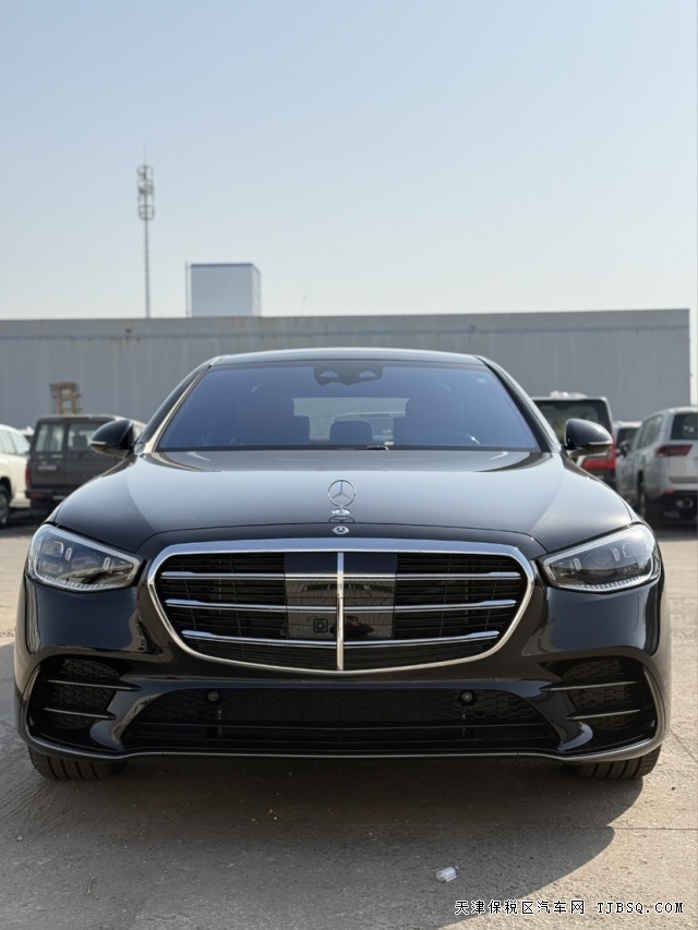 26款加版奔驰S500四驱长轴黑/红4D大柏林顶配大佬专属座驾