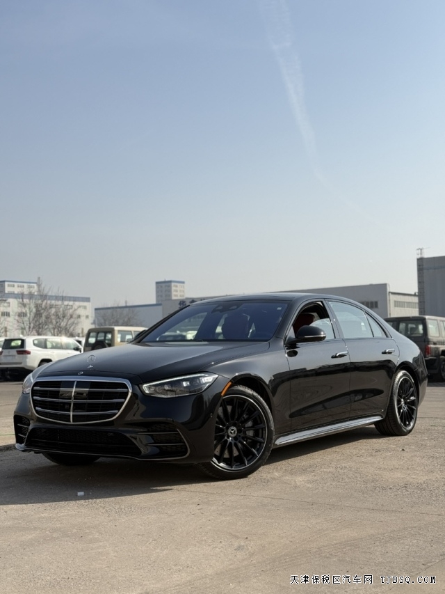 26款加版奔驰S500四驱长轴黑/红4D大柏林顶配大佬专属座驾