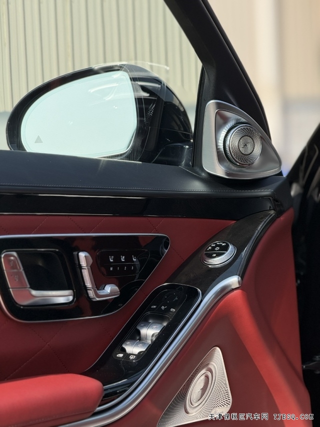 26款加版奔驰S500四驱长轴黑/红4D大柏林顶配大佬专属座驾