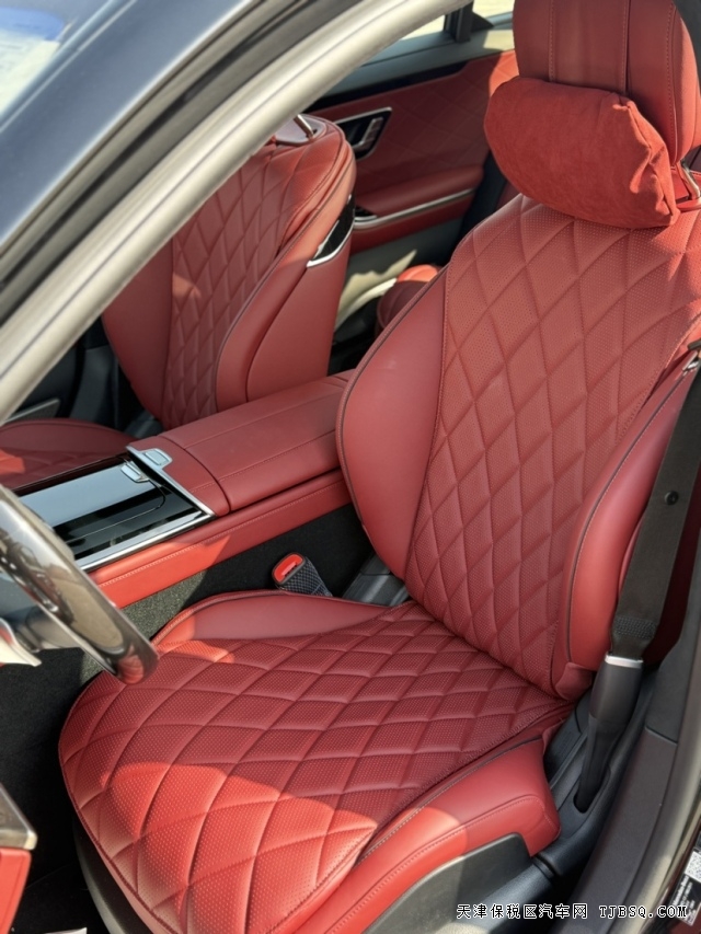 26款加版奔驰S500四驱长轴黑/红4D大柏林顶配大佬专属座驾