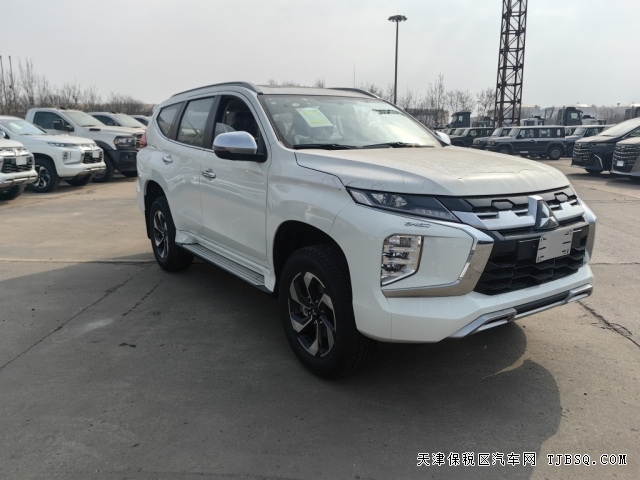 全新26款三菱帕杰罗劲畅3.0L V6王者归来港口现车发售