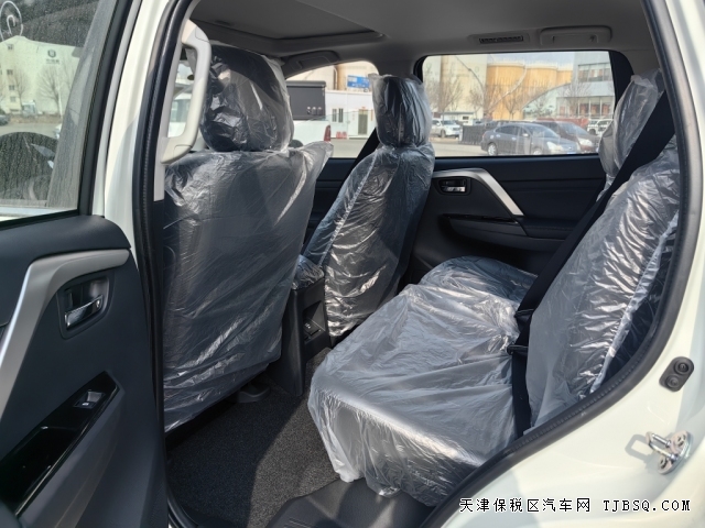 全新26款三菱帕杰罗劲畅3.0L V6王者归来港口现车发售