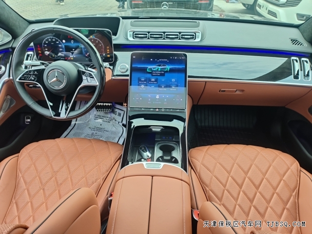 25款加版奔驰S580梅赛德斯V8 4.0T的行政级座驾