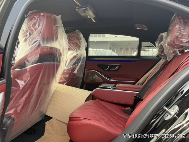 bd003fd568a1d4a67fc5816e70a59e16 26款加版奔驰S580旗舰轿车V8动力与豪华配置的顶级奢华