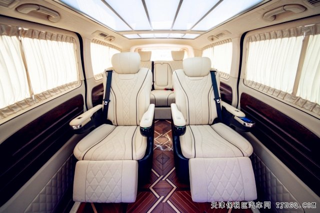  奔驰 威霆  2.0T 加长  价优 仅售56万