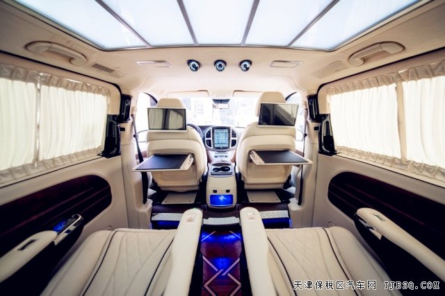  奔驰 威霆  2.0T 加长  价优 仅售56万