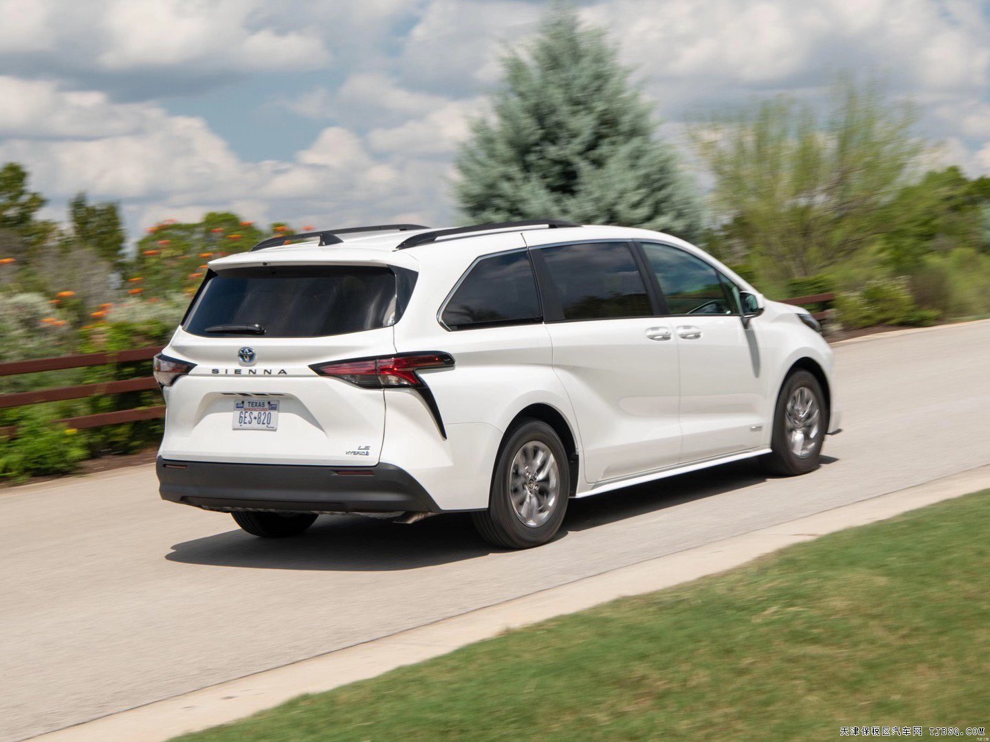 天津港2021款丰田塞纳2.5混动行情