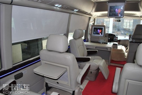 丰田考斯特新款港口现车到店岁末大清仓