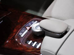 奔驰S全系颜色齐全 现车报价优惠15个点