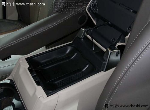 13款路虎发现四3.0 现车已到店来店惊喜