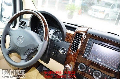 新款奔驰斯宾特跨年保税区现车超低价让利酬宾