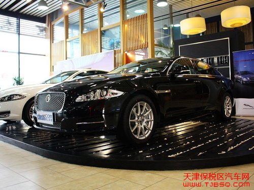 捷豹XJ全景商务 天津保税区现车109.8万优惠14个点