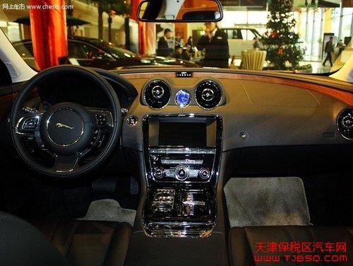 捷豹XJ全景商务 天津保税区现车109.8万优惠14个点