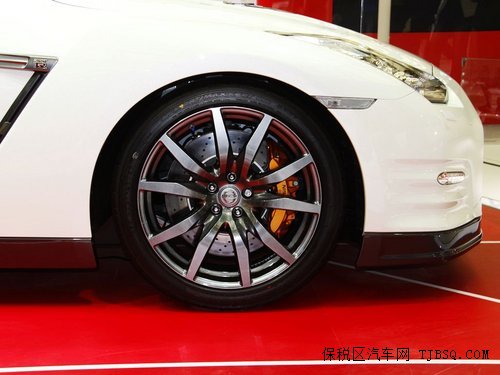 2014款日产GTR跑车 展厅现车仅售135万