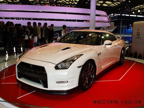2014款日产GTR跑车 展厅现车仅售135万