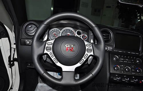 2015款日产尼桑GTR跑车美规版 港口白色现车136万