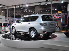 日产途乐Y62万元大促销 最低报价提现车