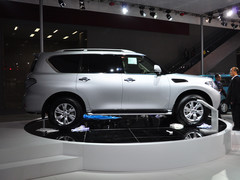 进口日产途乐跌翻最低点促销 展厅现车