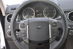 路虎发现四高配带环影 白黑色现车降价