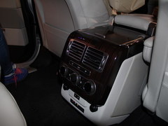 新款路虎揽胜3.0带后娱 热辣优惠最低价