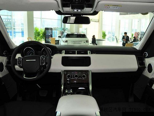 路虎揽胜运动白色 享奢华英伦皇室风格