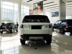 路虎揽胜运动白色 享奢华英伦皇室风格