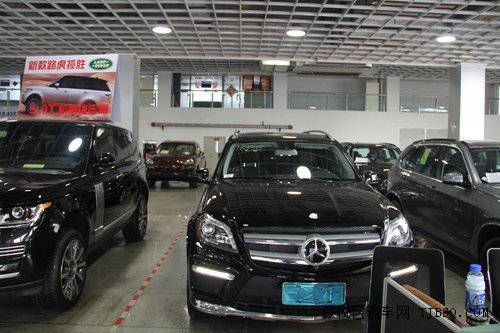 奔驰GL550给力回馈 黑外观棕内饰优惠中