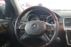 奔驰GL550给力回馈 黑外观棕内饰优惠中