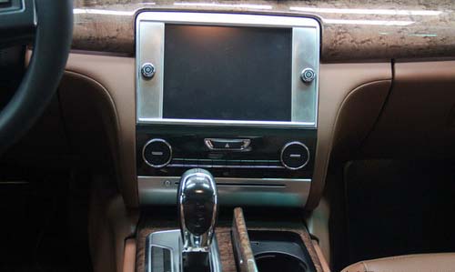 玛莎拉蒂总裁现车抵港 高调冲刺最低价